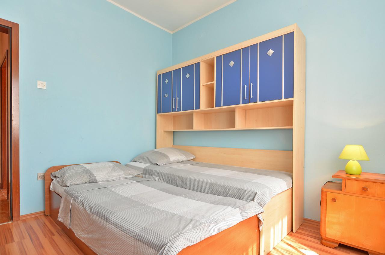 Apartments Gracijano 1724 Liznjan Exterior photo