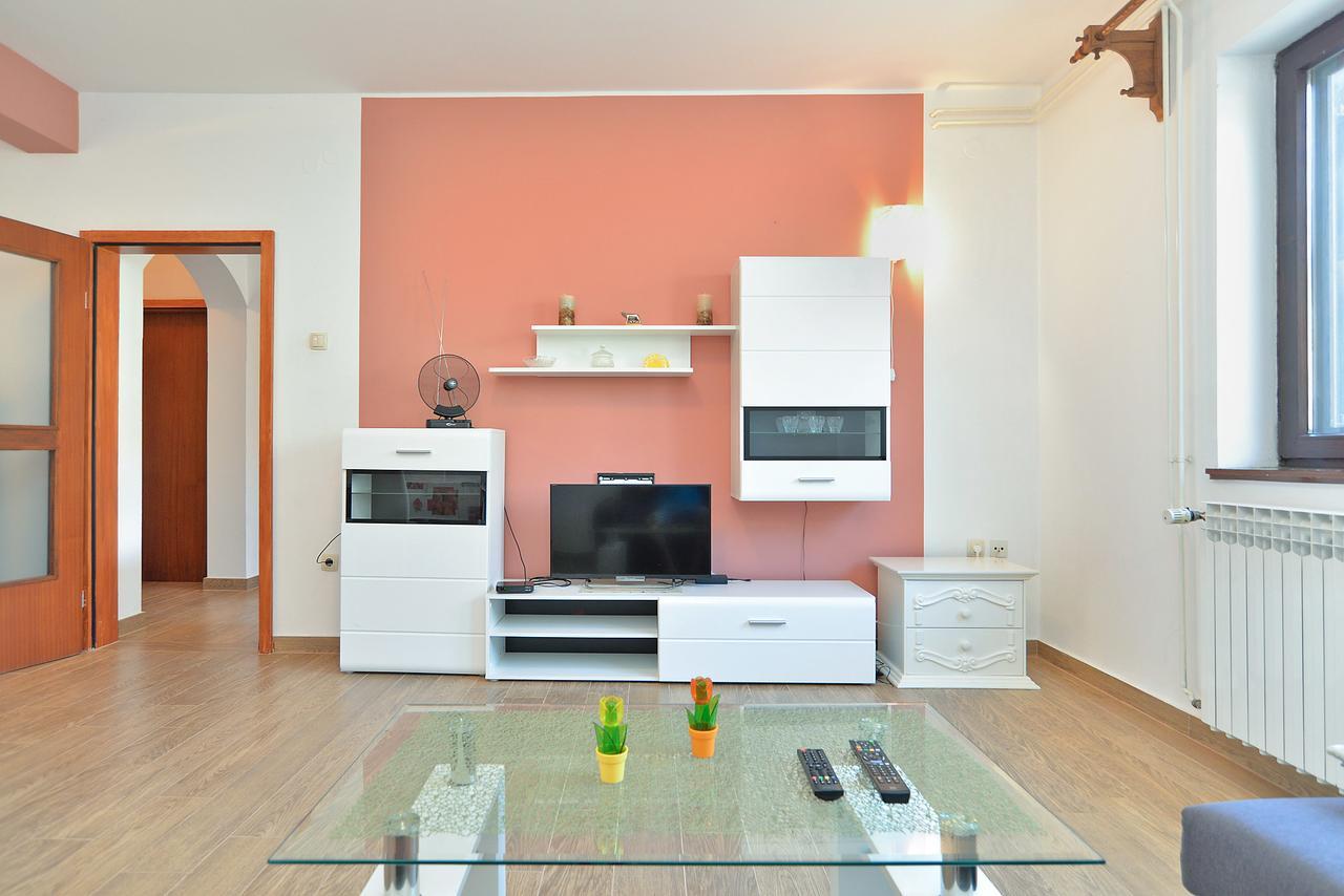 Apartments Gracijano 1724 Liznjan Exterior photo